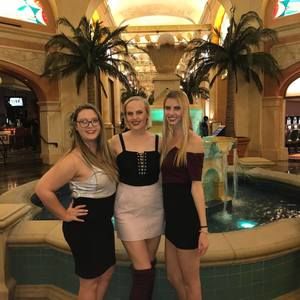 Meet your Posher, Laura